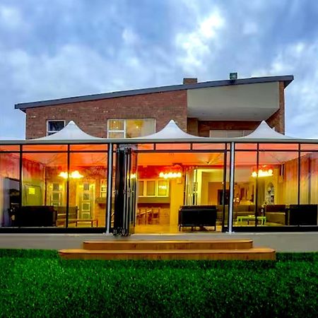 90 On Wellington Villa Colchester Bagian luar foto