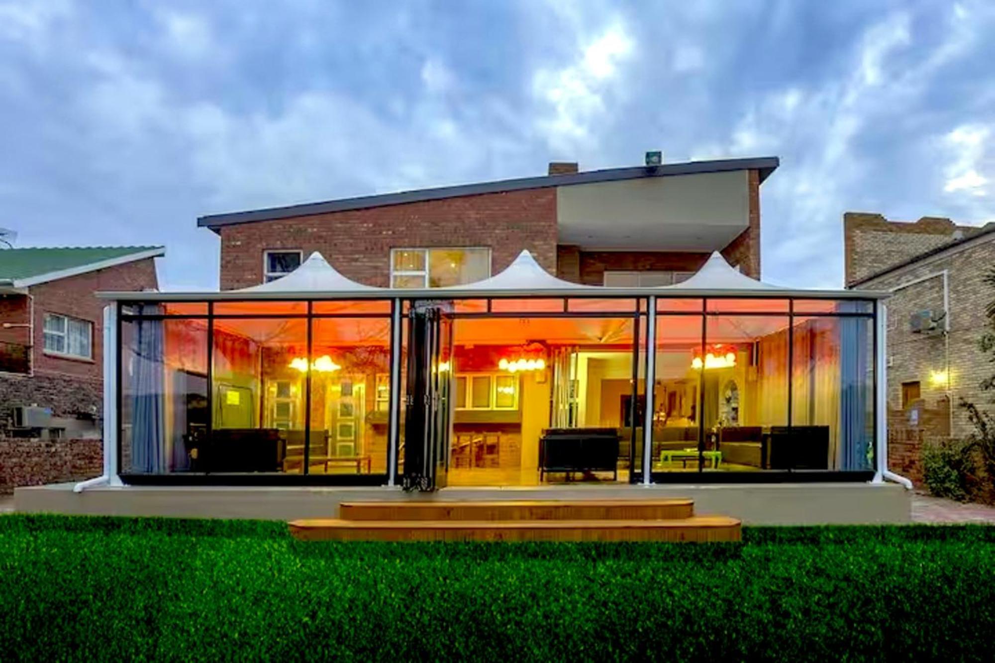 90 On Wellington Villa Colchester Bagian luar foto