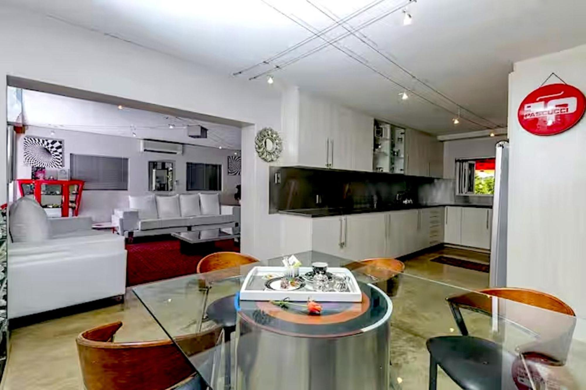 90 On Wellington Villa Colchester Bagian luar foto