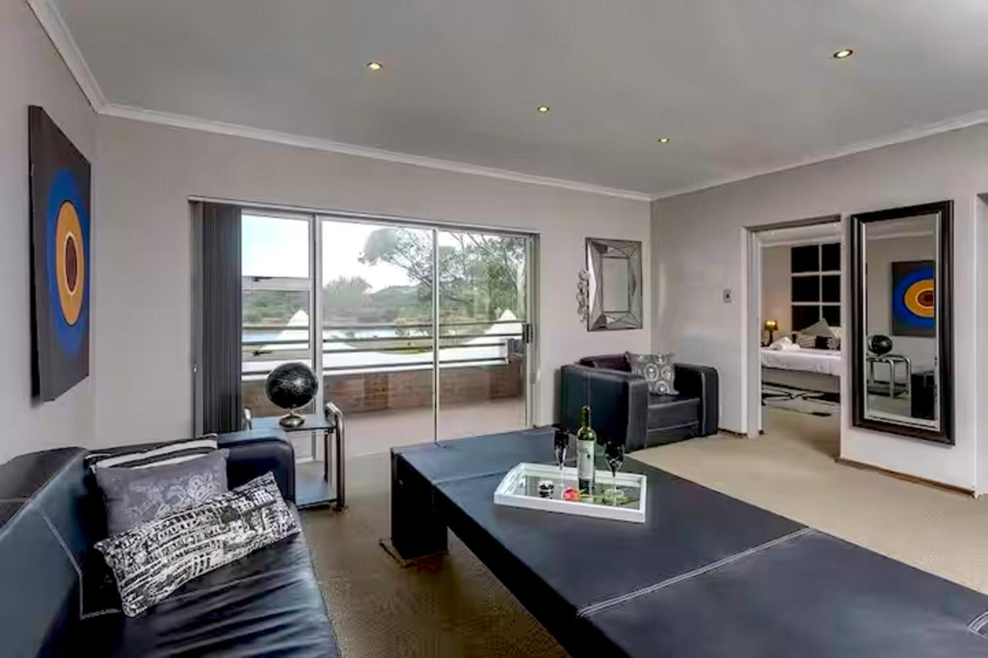 90 On Wellington Villa Colchester Bagian luar foto
